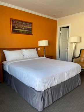 Howard Johnson by Wyndham Ridgecrest, CA